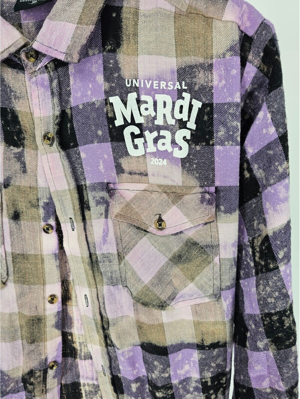 Universal Studios Florida Mardi Gras 2024 Adult 2XL Flannel Shirt Alligator - Picture 3 of 5
